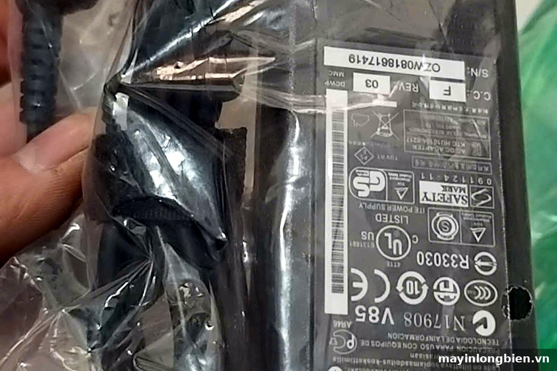 Bộ sạc laptop Acer trong túi nylon Bộ sạc laptop Acer trong túi nylon