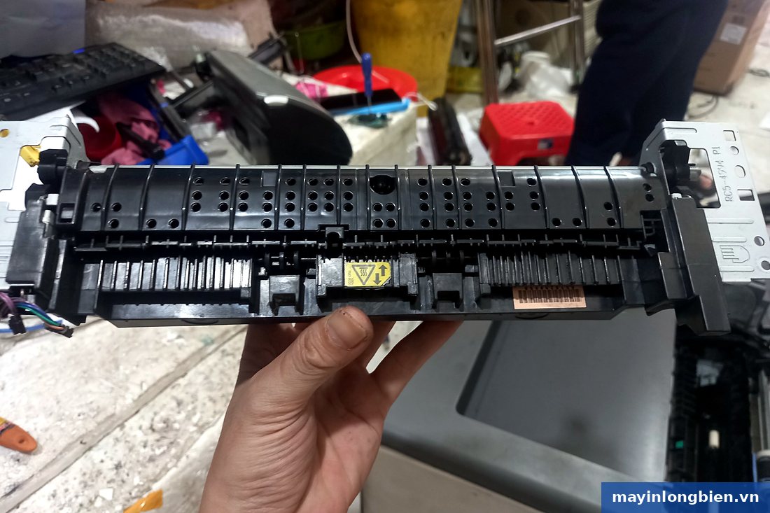 Cụm sấy máy in HP thay thế khi kẹt giấy ở cửa ra Cụm sấy máy in HP thay thế khi kẹt giấy ở cửa ra