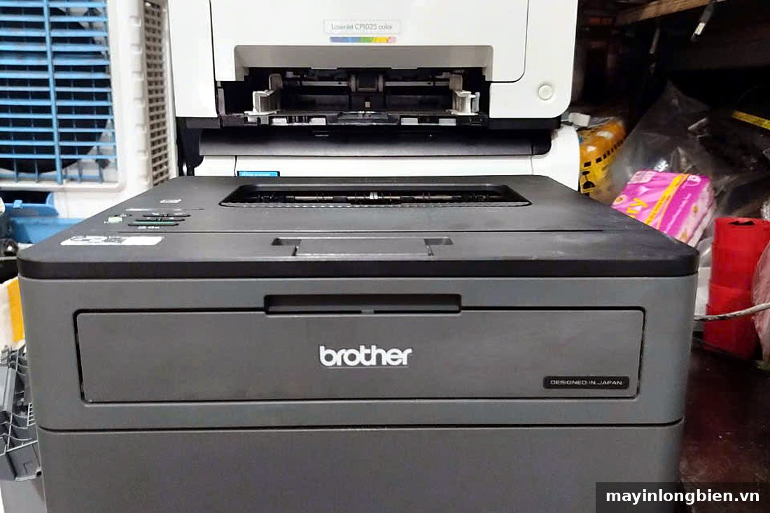 Máy in Brother HL-L2375DW mặt trước Máy in Brother HL-L2375DW mặt trước