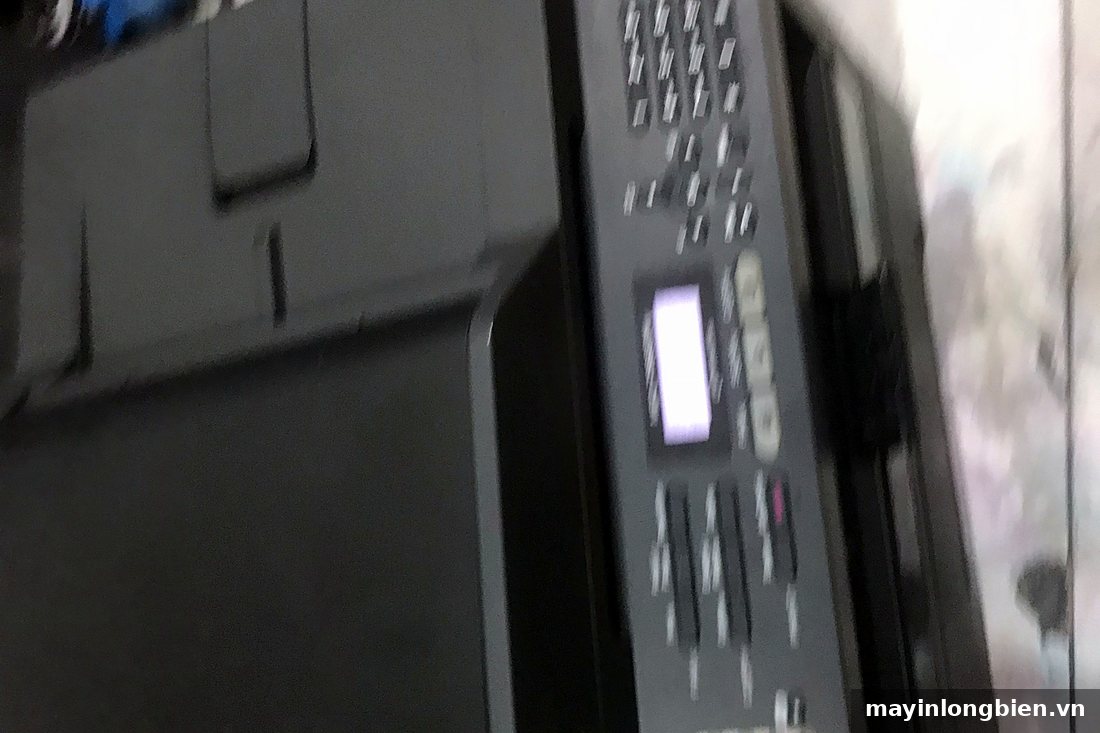 Máy in Brother MFC-7860DW nhìn nghiêng Máy in Brother MFC-7860DW nhìn nghiêng