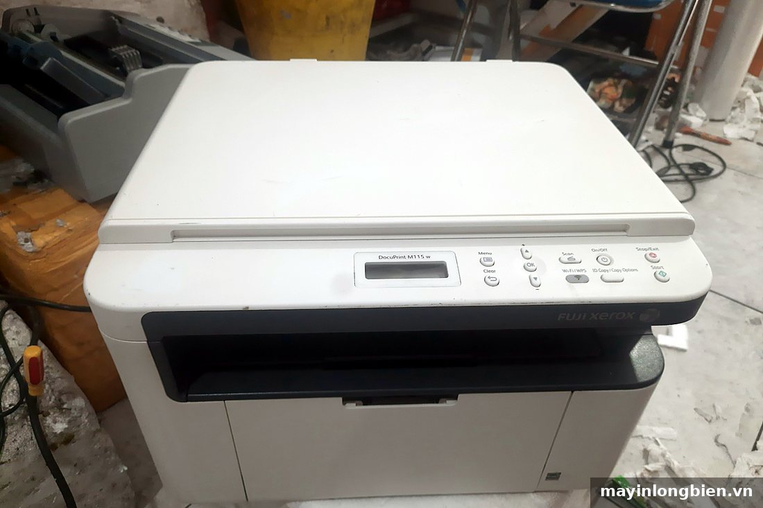 Máy in Fuji Xerox M115w với bảng điều khiển và khay giấy Máy in Fuji Xerox M115w với bảng điều khiển và khay giấy