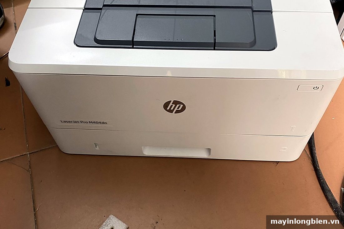 Máy in HP M404dn mặt trước