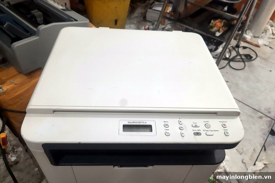Máy in Xerox M115w nhìn từ trên xuống Máy in Xerox M115w nhìn từ trên xuống