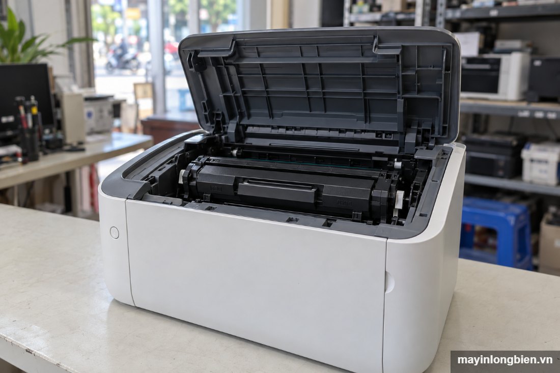 Mở nắp máy in Canon 6030 lắp hộp mực