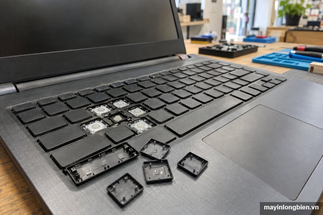 Phím laptop Toshiba tháo ra kiểm tra Phím laptop Toshiba tháo ra kiểm tra